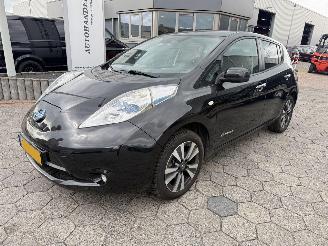 krockskadad bil auto Nissan Leaf Tekna 30 kWh 2016/10