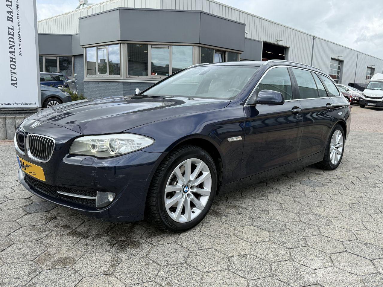 BMW 5-serie Touring 523i High Executive