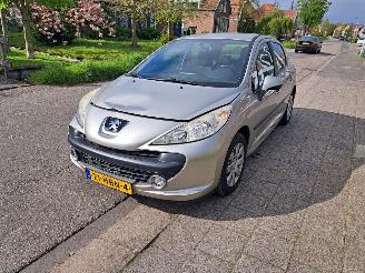 krockskadad bil auto Peugeot 207 1.6 vti sublime 2008/1