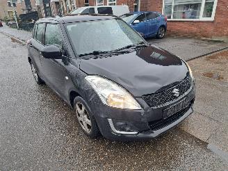 krockskadad bil auto Suzuki Swift 1.2i comfort eass 2016/2