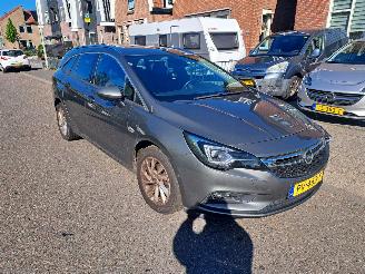 krockskadad bil auto Opel Astra 1.4 SPORTS TOURER+ 2017/9
