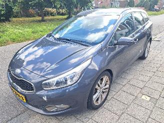 skadebil auto Kia Cee d 1.6 GDI plus pack 2012/10