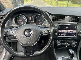 Volkswagen e-Golf  picture 23