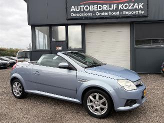 Gebrauchtwagen PKW Opel Tigra TwinTop 1.4-16V Enjoy NIEUWE APK 2005/12
