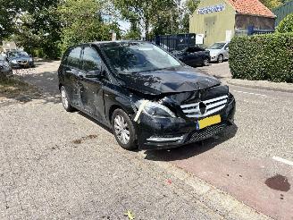 skadebil auto Mercedes B-klasse 180 Ambition 2012/2