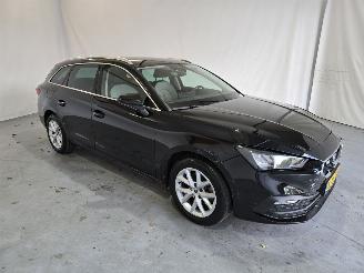 Schadeauto Seat Leon SPORTSTOURER 1.5 TSI Style L.Ed. 2021/4