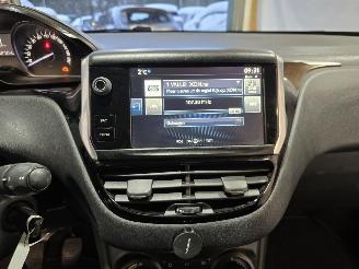 Peugeot 208 1.2 PureT. Blue Lion picture 31