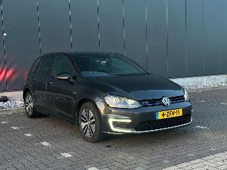 Vaurioauto  passenger cars Volkswagen Golf GTE 1.4 Hybride 2015/1