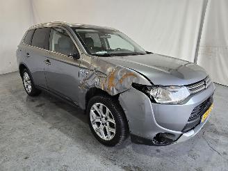 Damaged car Mitsubishi Outlander 2.0 Phev Business 2015/8