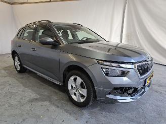 Coche accidentado Skoda Kamiq 1.0 TSI Business Edition 2023/9
