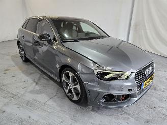 Vaurioauto  passenger cars Audi A3 SPORTBACK  1.4 e-tron Amb. PL+ 2015/11