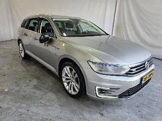 uszkodzony samochody osobowe Volkswagen Passat 1.4 T. GTE C.S. Pl. 2016/12