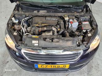 Peugeot 308 1.6 BlueHDI Blue Lease Executive Pack picture 11