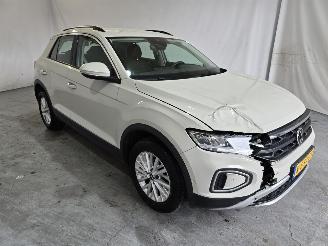 Vaurioauto  passenger cars Volkswagen T-Roc 1.0 TSI Life Bns 2022/8