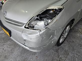 Toyota Prius 1.5 VVT-i picture 9