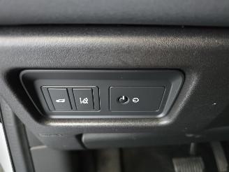 Land Rover Discovery Sport 2.0 TD4 HSE picture 24