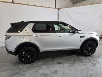 Land Rover Discovery Sport 2.0 TD4 HSE picture 8