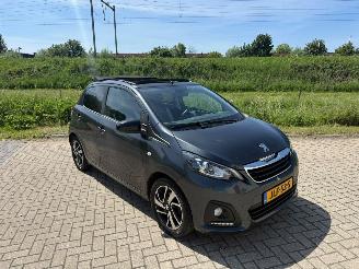 Unfallwagen Peugeot 108 Allure Cabrio 2016 2016/9