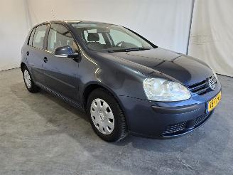 Schadeauto Volkswagen Golf 1.6 FSI Trendline 2006/8