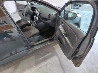 Renault Clio 0.9 TCe Eco2 Expression picture 18