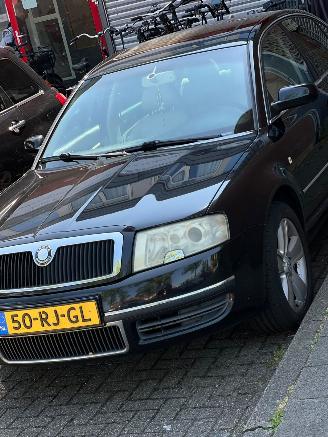 Unfallwagen Skoda Superb 2.8 V6 Elegance 2005/4