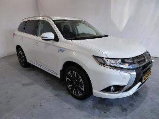 škoda osobní automobily Mitsubishi Outlander 2.0 PHEV Exec. Ed. 2015/9