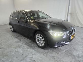 krockskadad bil auto BMW 3-serie 316d Executive 2015/4