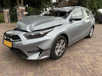 krockskadad bil auto Kia Ceed 1.0 T-GDI DYNAMICLINE 2025/2