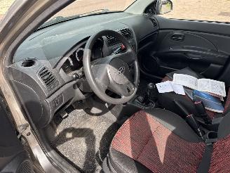 Kia Picanto 1.0 Seven picture 14