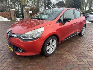 skadebil auto Renault Clio 0.9 TCe Collection 2012/12