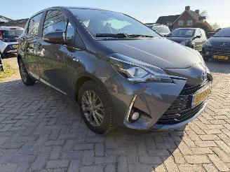 škoda osobní automobily Toyota Yaris 1.5 Hybrid Executive 2017/12