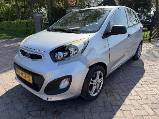 krockskadad bil auto Kia Picanto 1.0 CVVT Comfort Pack 2011/8