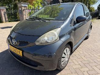 skadebil auto Toyota Aygo 1.0-12V 2006/3