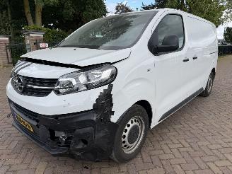 skadebil bedrijf Opel Vivaro 2.0 BlueHDi 145 pk automaat 2 schuifdeur 2023/1