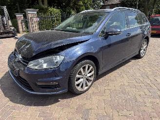 uszkodzony samochody osobowe Volkswagen Golf Variant 1.6 TDI Bns Ed. R 2015/8