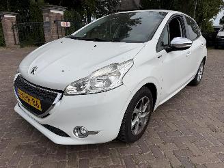 Coche accidentado Peugeot 208 1.2 VTi Style 2026/1