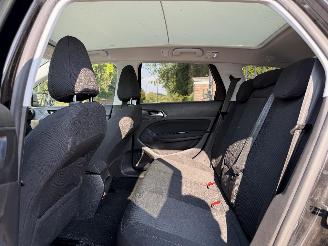 Peugeot 308 1.6 BlueHDI Blue Lease Pack picture 9