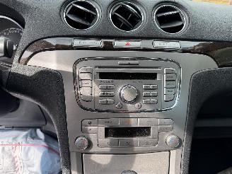 Ford Galaxy  picture 16