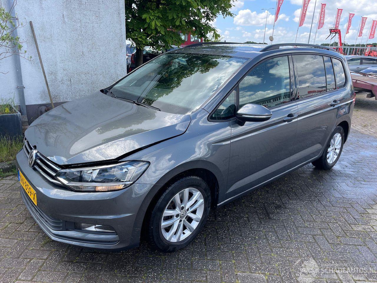 Volkswagen Touran 1.2tsi clima/navi/pdc v+a