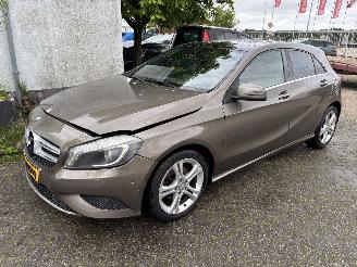 damaged passenger cars Mercedes A-klasse A200 2012/11