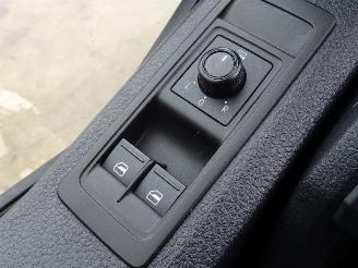 Volkswagen Transporter T6 2.0 TDi 9-Persoons Airco Isofix 62KW Euro 6 DPF picture 18