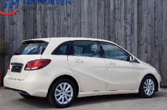 Mercedes B-klasse B180D Airco Navi Cruise Stoelverwarming Turbo Kapot! 80KW Euro 6 picture 3