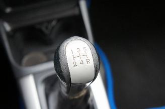 Toyota Rav-4 2.0-16V VVT-i 4X4 Airco Cruise Trekhaak 110KW Euro 4 picture 13