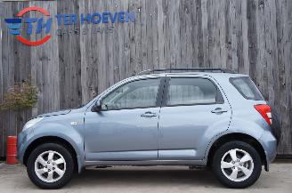 Vaurioauto  passenger cars Daihatsu Terios 1.5 16V 2WD Airco Metallic Trekhaak 77KW 2006/6