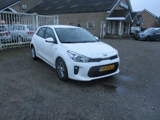 Schadeauto Kia Rio 1.0 TGDI Comf Pl.Nav 1E Eig NAP 2017/5