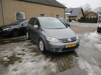 krockskadad bil auto Volkswagen Golf plus 2.0 FSI Sportline Automaat 2005/10