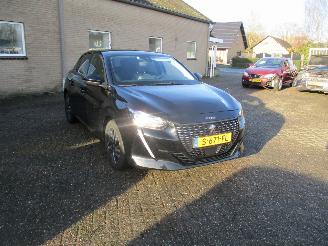 uszkodzony samochody osobowe Peugeot 208 1.2 PT Active Pack Aut NAP REST BPM 1500 EURO !!!!! 2023/2