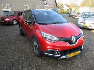 Voiture accidenté Renault Captur 0.9 TcE Xmod  REST BPM 600 EURO !!!! 2015/10