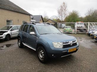 uszkodzony samochody osobowe Dacia Duster 1.6 Laureate 2wd REST BPM €200,-!!! 2010/9
