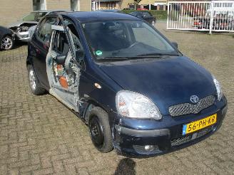 skadebil auto Toyota Yaris 1.3 VVT-i Idols 2004/6